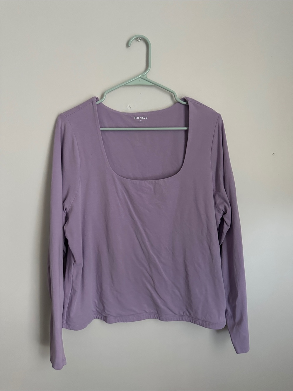 Old Navy Lavender Long-Sleeve Scoop Neck Tee
